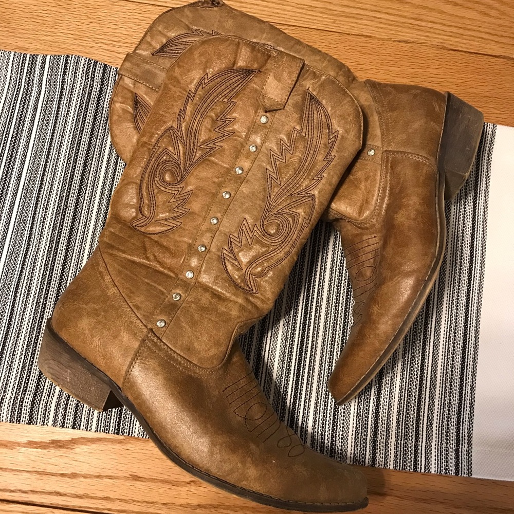 Brown Cowboy boots with gemstone accents.
